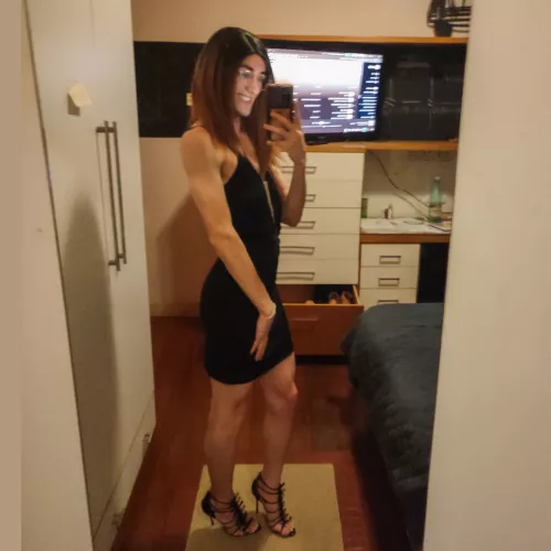 Would this dress look nice on your bedroom floor?👀