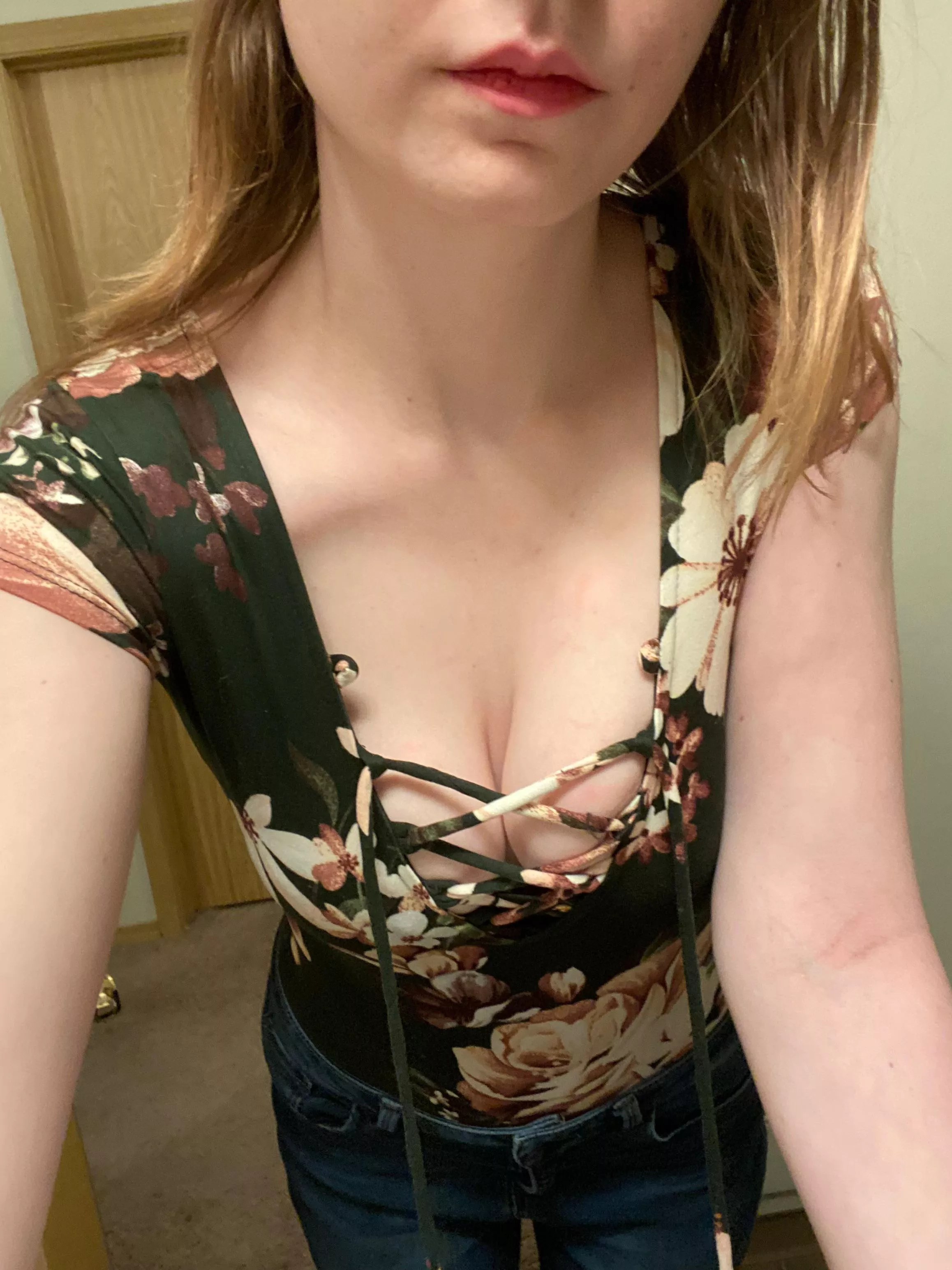 Would you pull my top open if I lent in close like this?