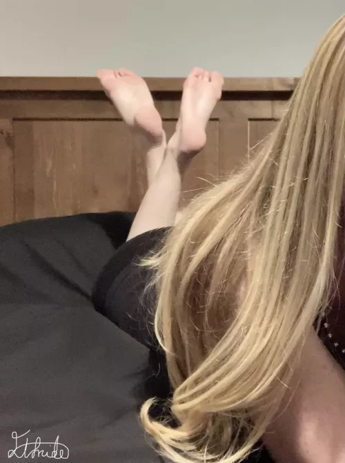 Would you watch whilst I pose?