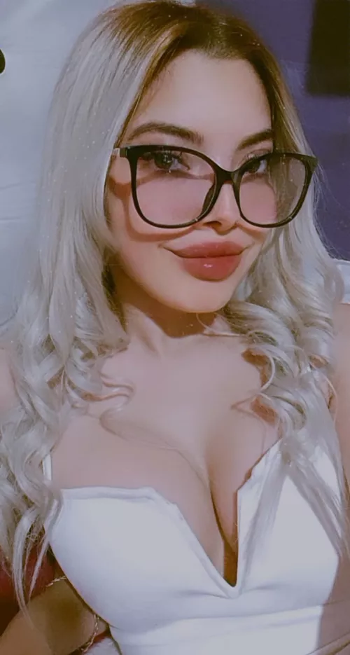 you up baby? because i got something that you might be interested in 😏😏