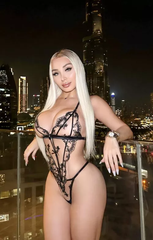 You up for an evening with this fuck toy?