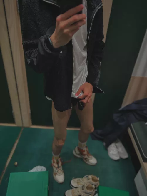 [20] locked and cum deprived 🥹