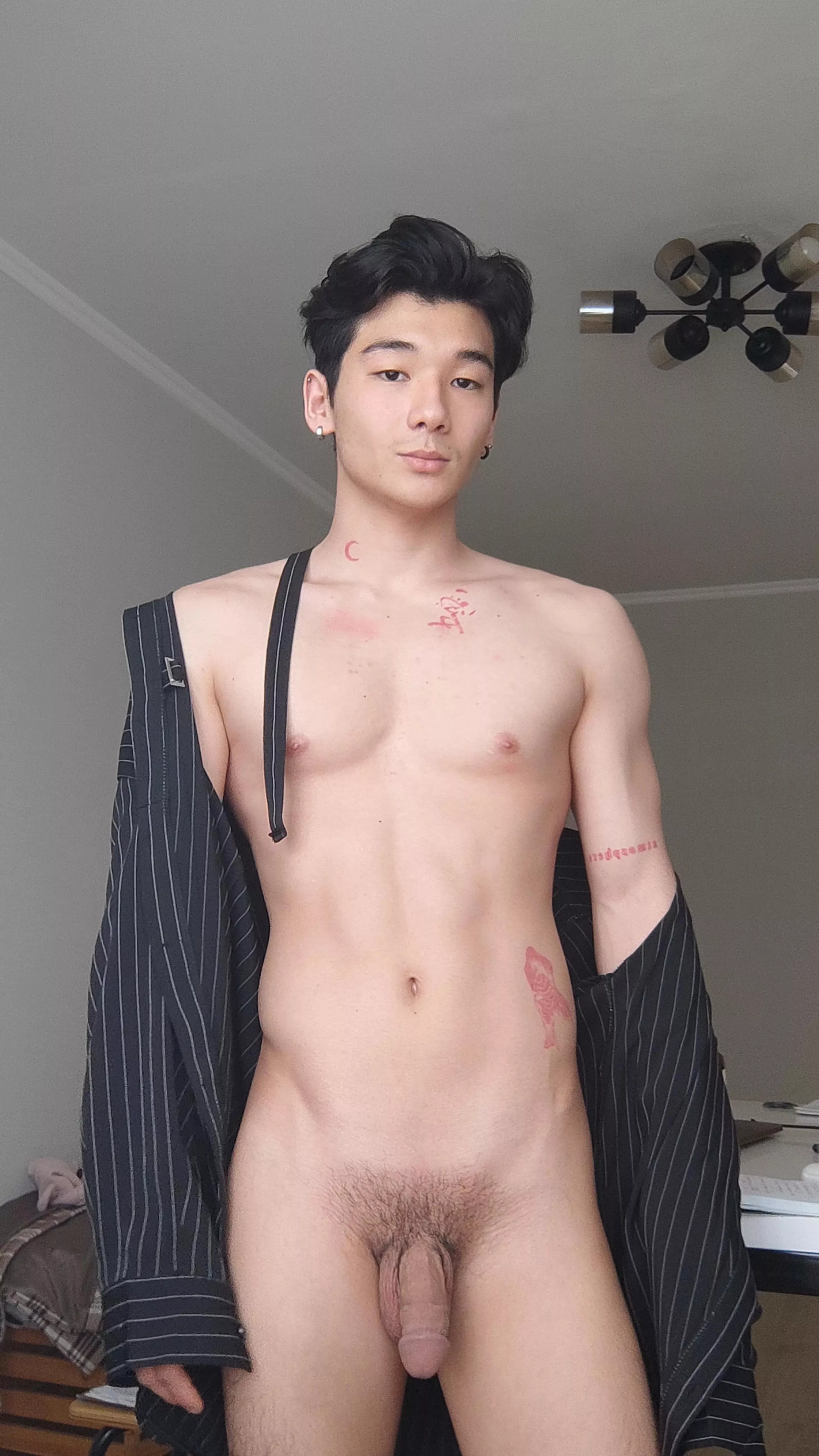 (23)I'm gonna be a good decoration for your place