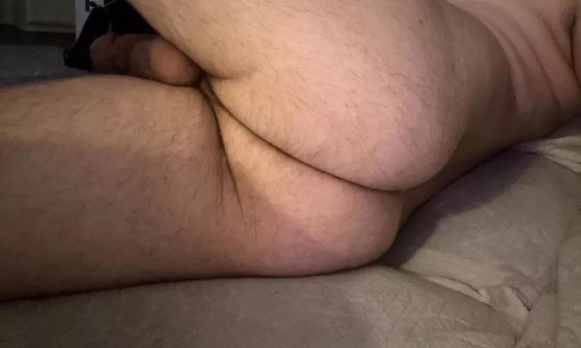 27 DM Me dick please