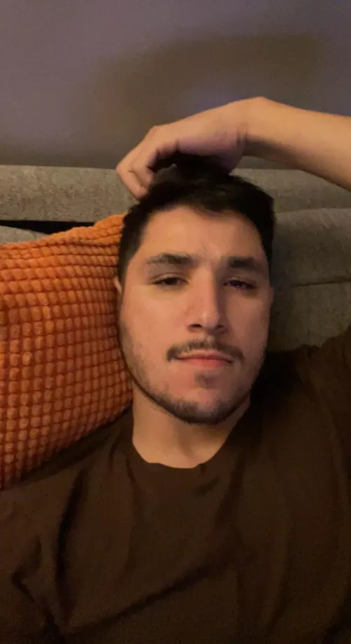 27 straight curious for other straight of curious guys who show face. Snap me bro sc BURLINST