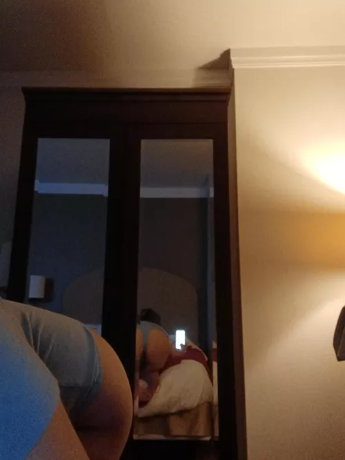 [34]f Mirror views are perfect in our casino resort room😋