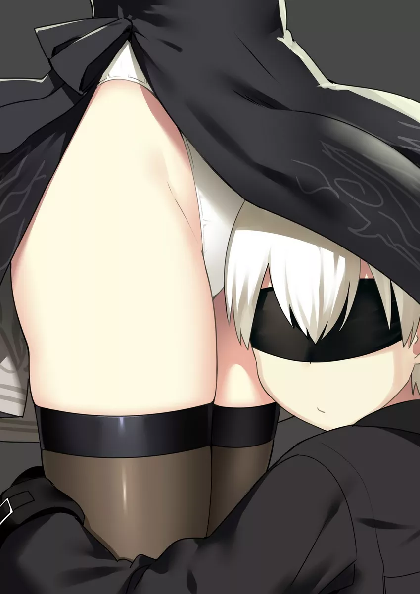 9S appreciates 2B's thighs (sky-freedom)