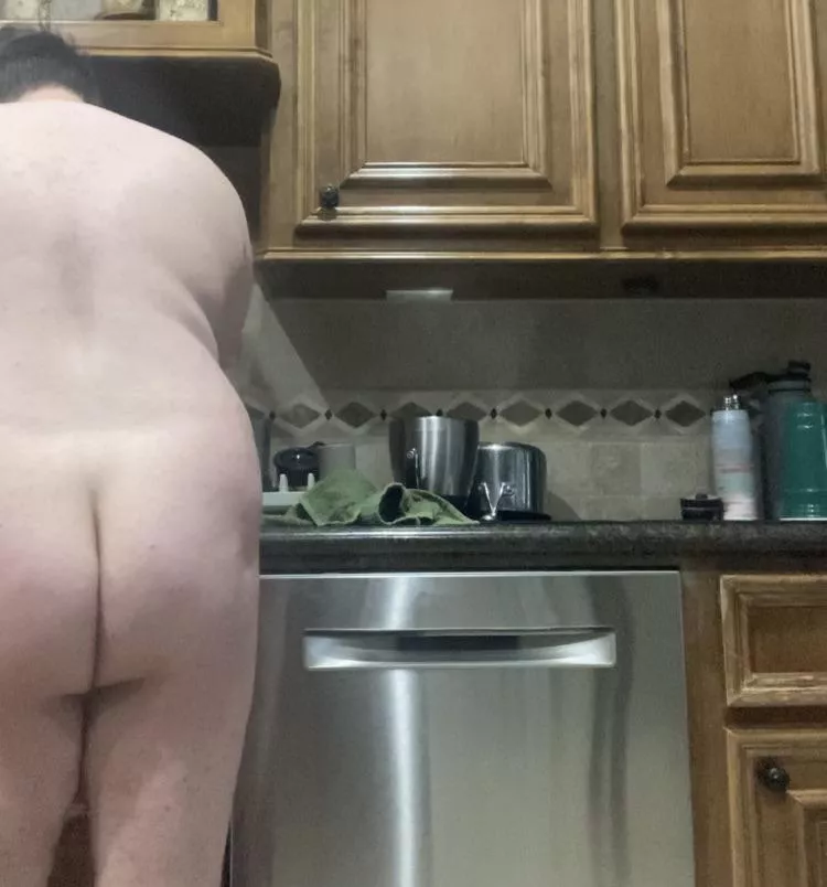 Anyone wanna help with dishes?