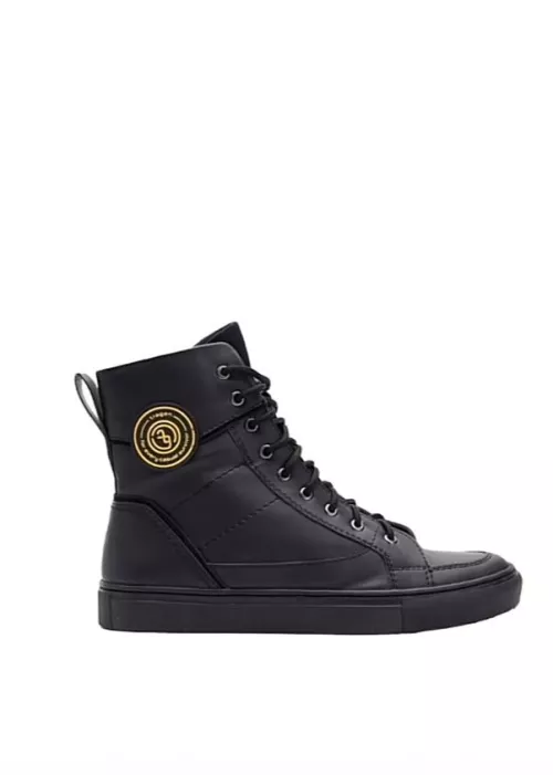 Can anyone help me ID these boots please, any help is appreciated!