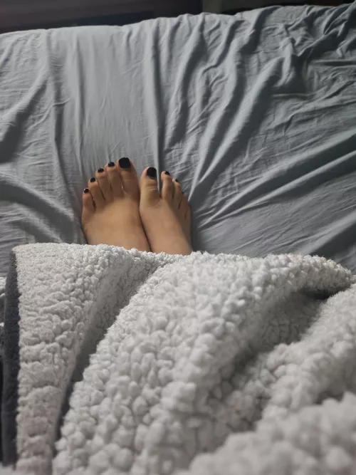 come keep my feet warm