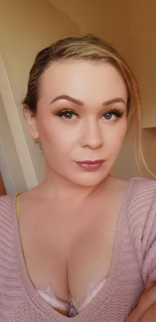 Feeling so feminine today, hormones work wonders for boobies, I think I'd still like implants though