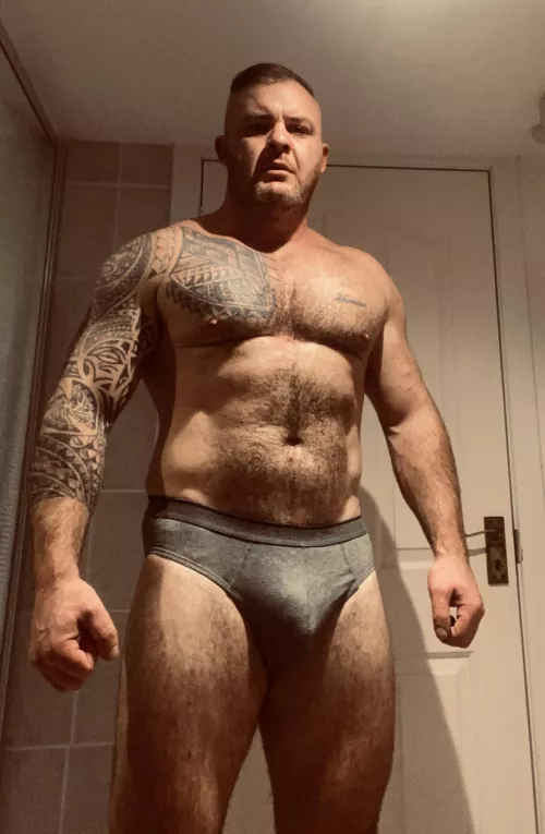 First post here… not sure if briefs look good on me, I’ve always worn boxer shorts. What do you think?