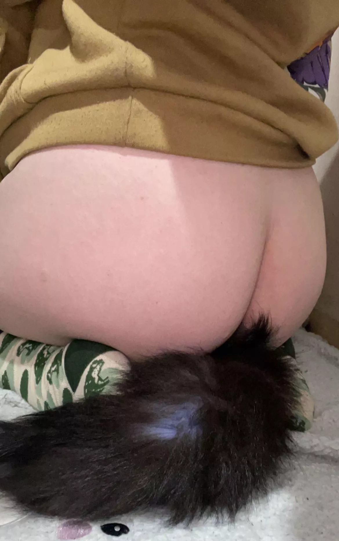 GUESS WHOS DADDY GOT THEM A FLUFFY LIL TAIL FOR THEIR BIRTHDAY (hint: IS MEEE)