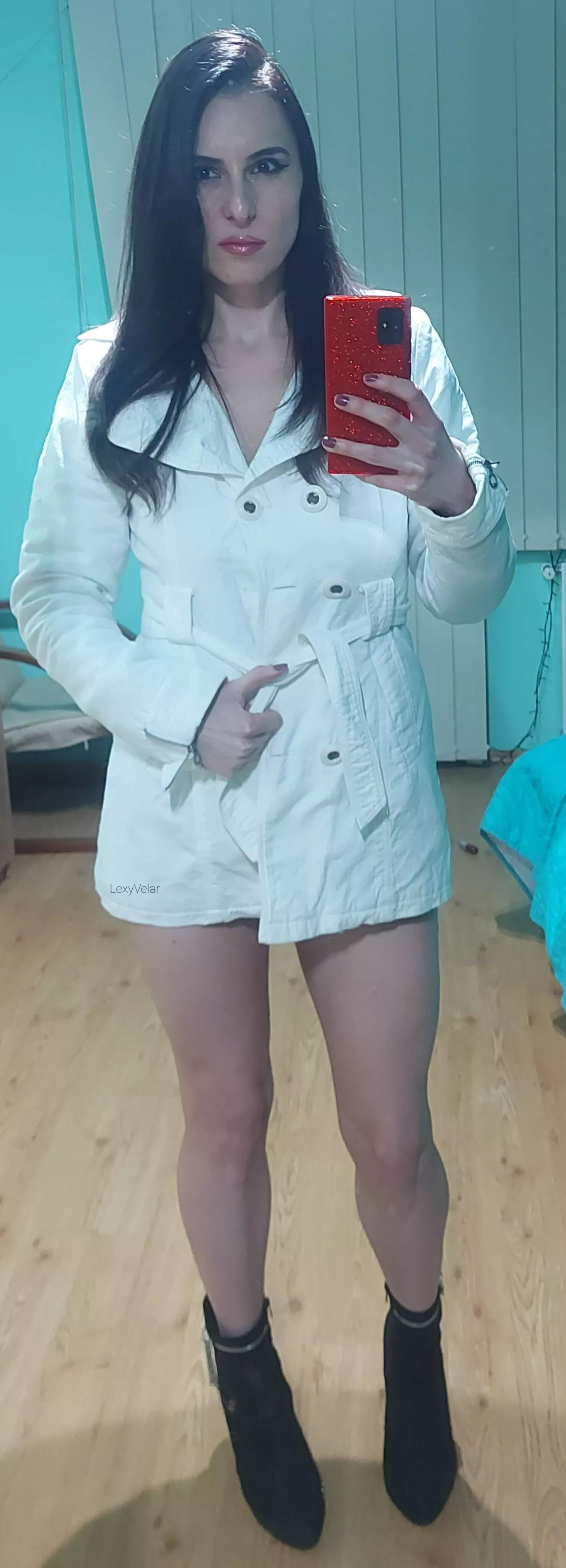 Guess...am I wearing anything under this or I'm fully naked?🔥