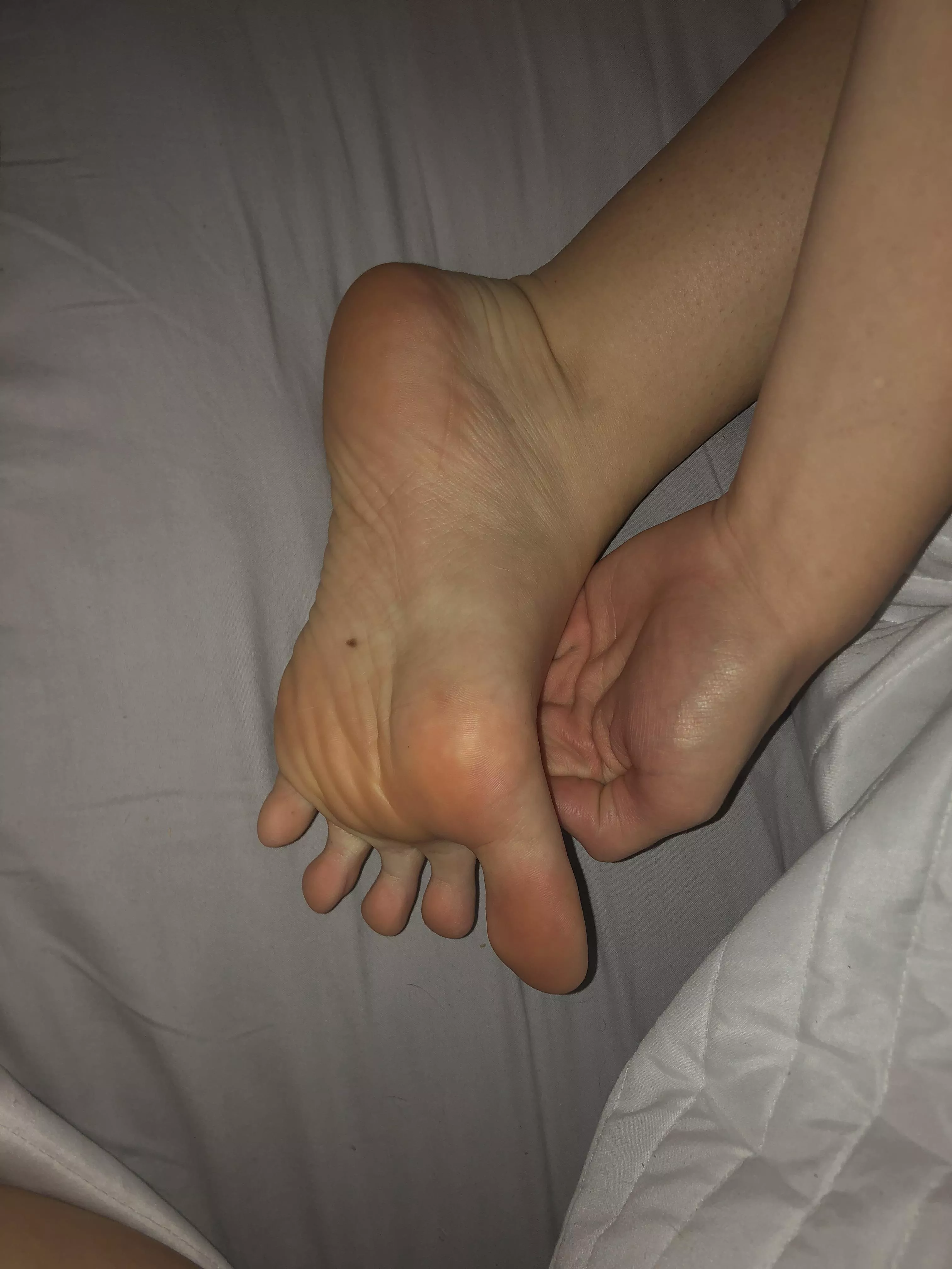 Hands on my feet😁