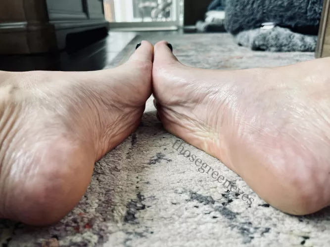 Happy Sunday! Here are my soles.