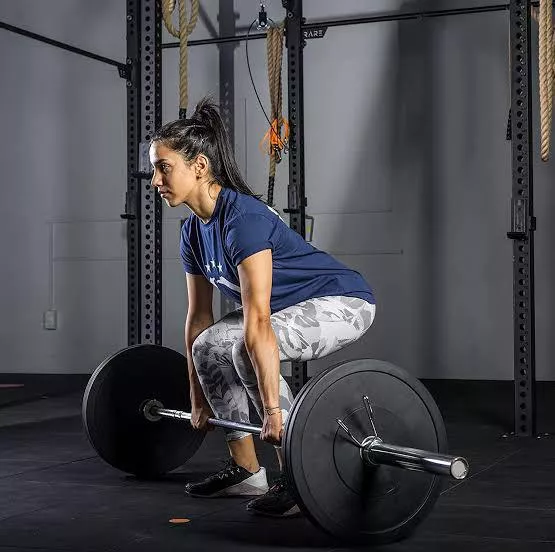 Hi, im a 23 year old F, finding hard to gain some weight. I workout 6 days a week and im on a healthy diet with cheese and other proteins but still not getting progress in the scale. I wish i could get some advice regarding this from you guys, DM’s ope