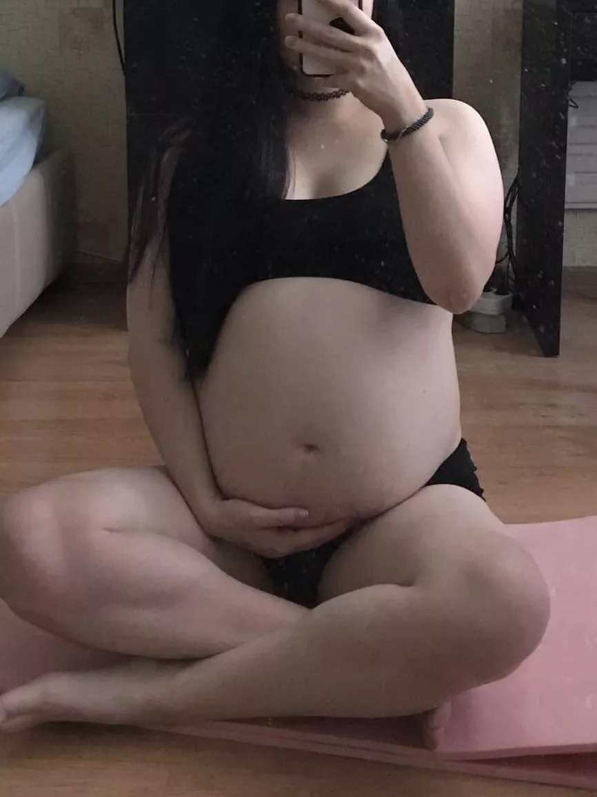 Horny and pregnant )