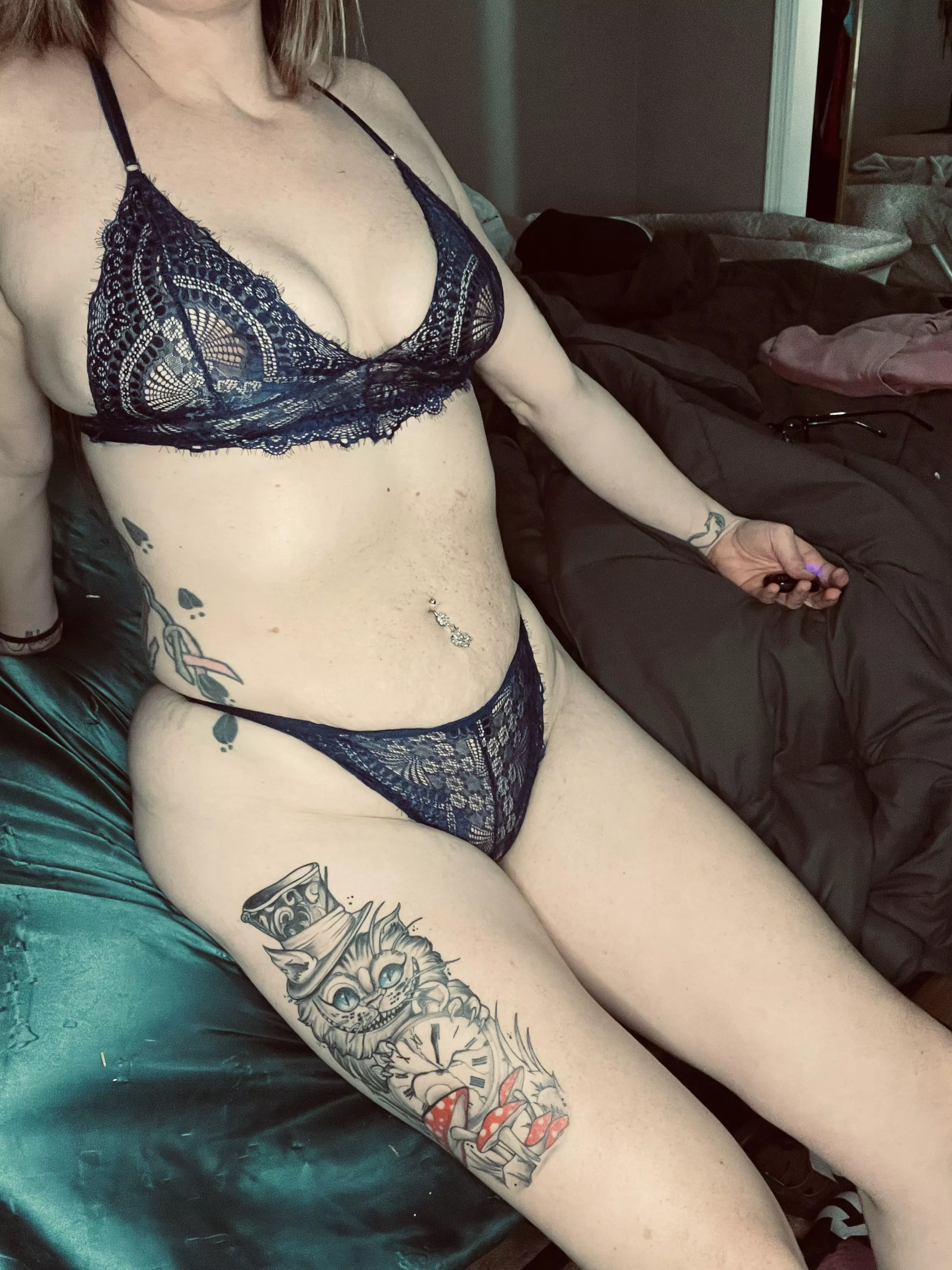 How’s this tatted mom bod?😈