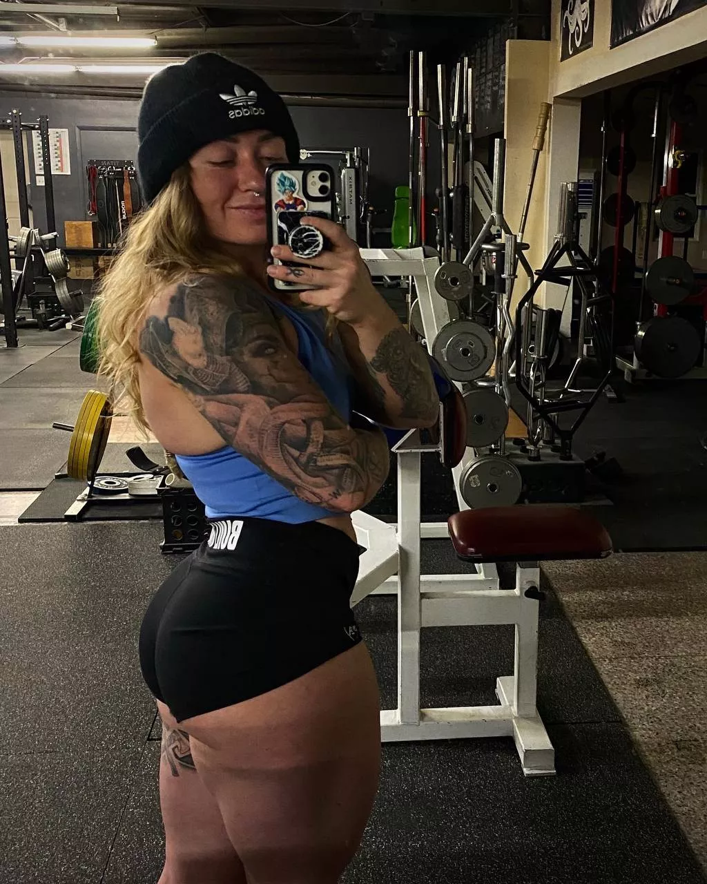 I hope you dont mind goth gym girls ☺️🖤