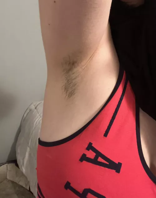 I love showing my hairy armpits :)) do you like it?