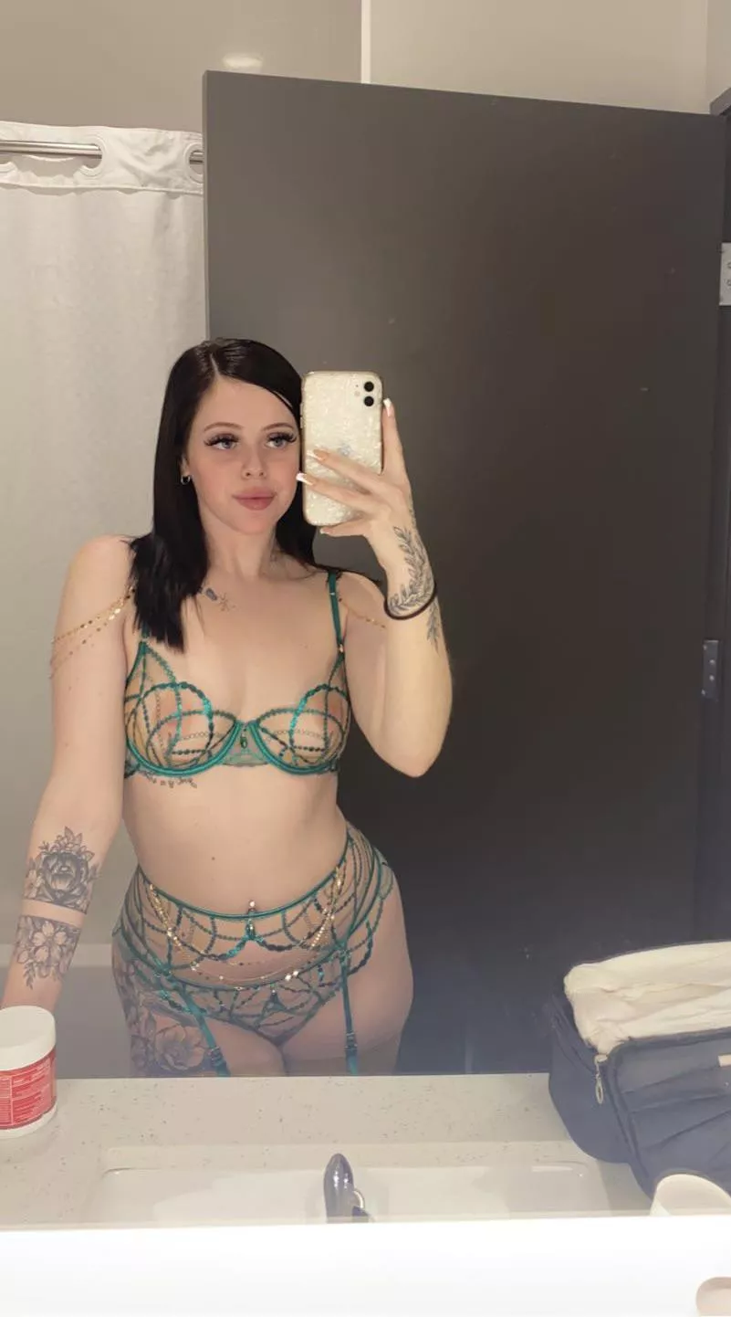 I loveeee this color on me