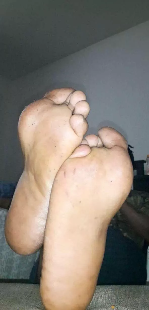 i need my feet WORSHIPPED.