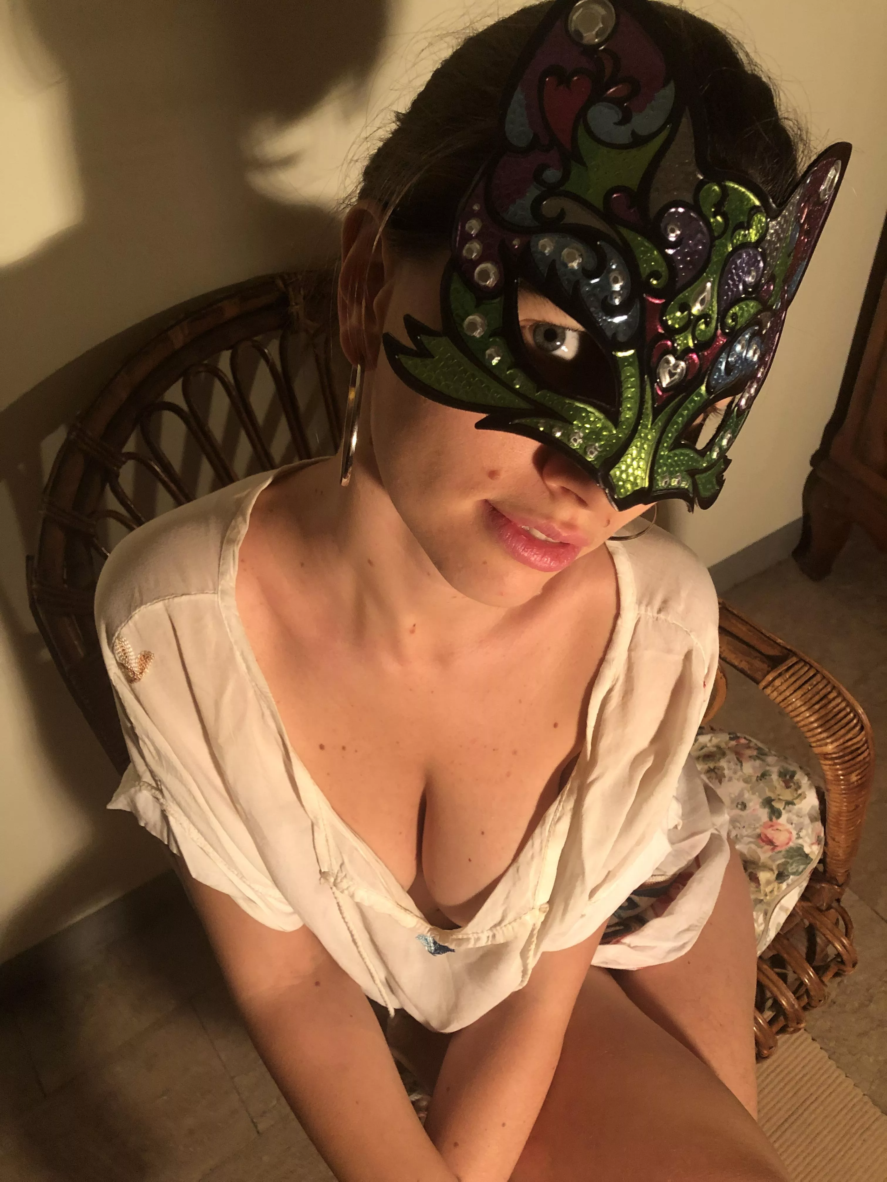 I wanna be your virtual gf.