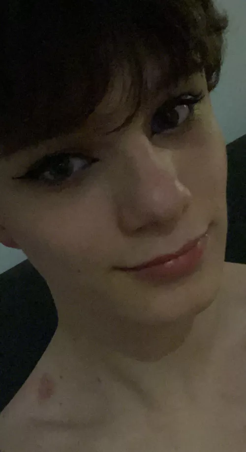 i want attention and love <333