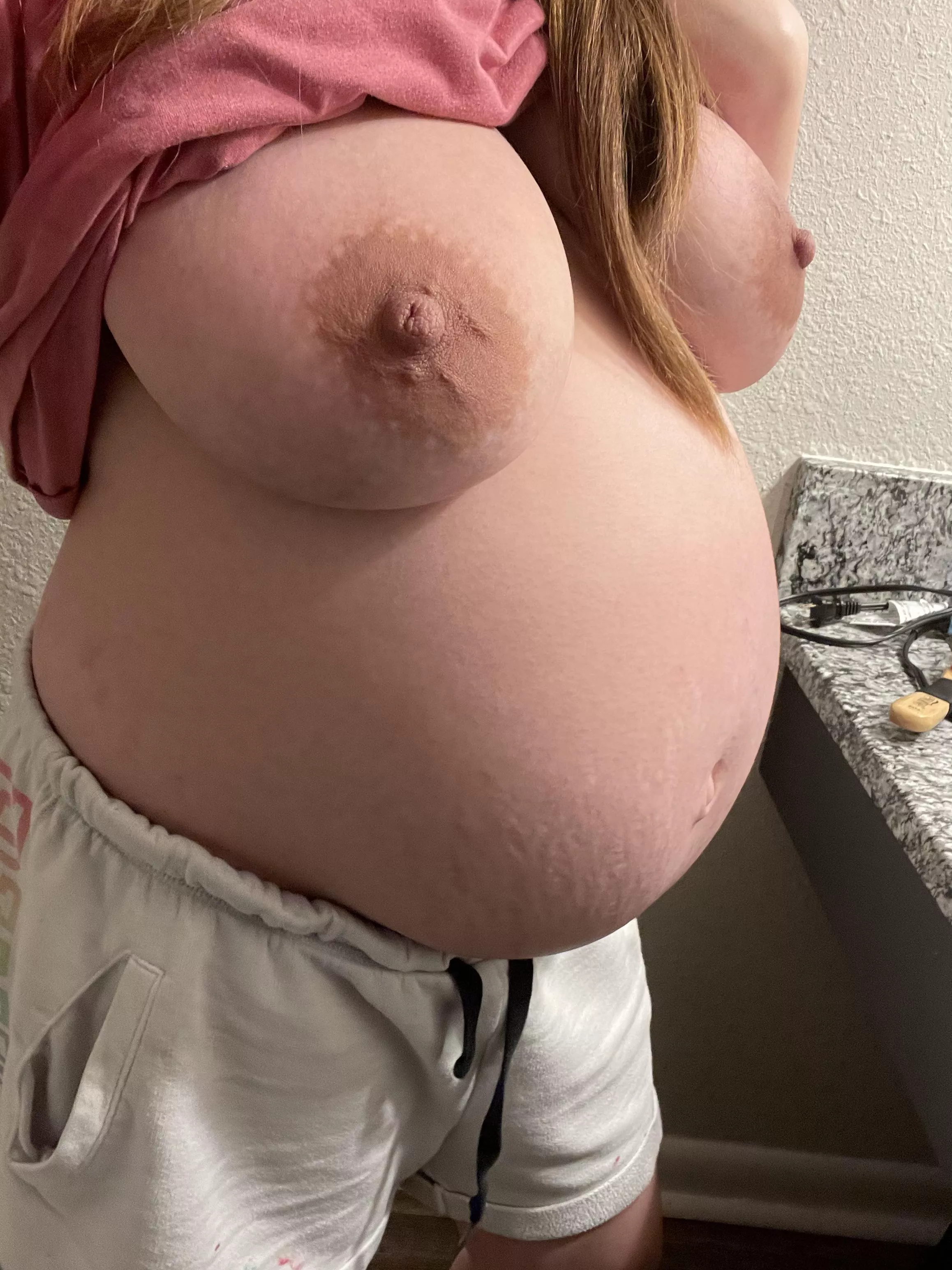 I was always flashing my pregnant tits :) I have tons of content from when I was preggo and I have tons of milk in my boobies