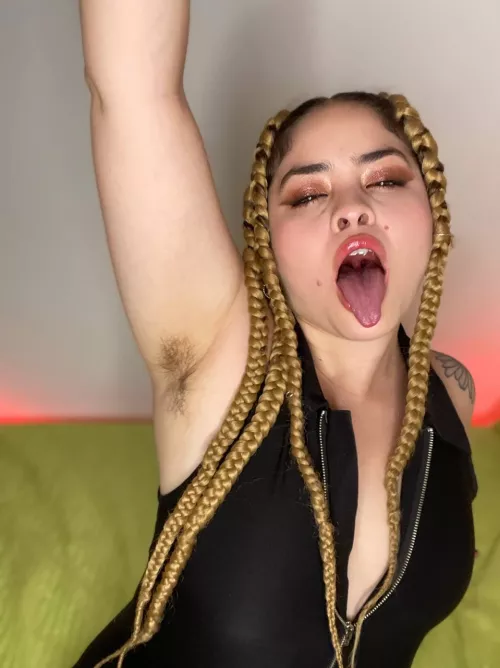 If you guess what I'm thinking, I'll give it to you on my lips