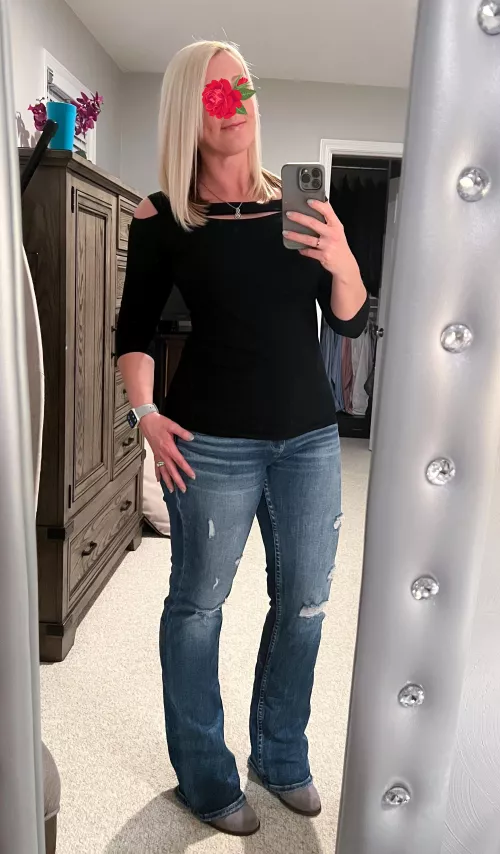 Let’s go out to a Club!