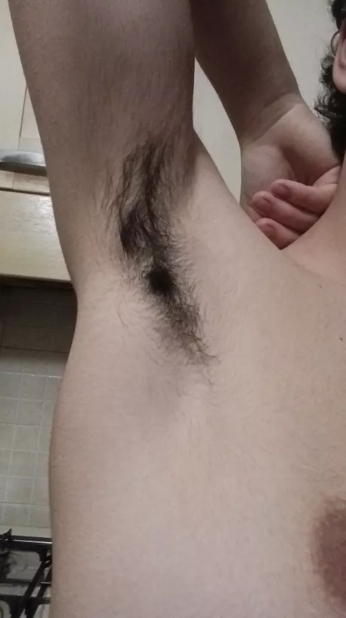 Lick my sweaty armpits 😈