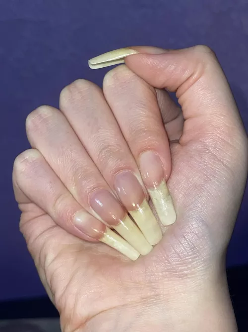Long nails are the best 🤤