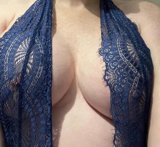 Looking good in blue for you 🔥🥵