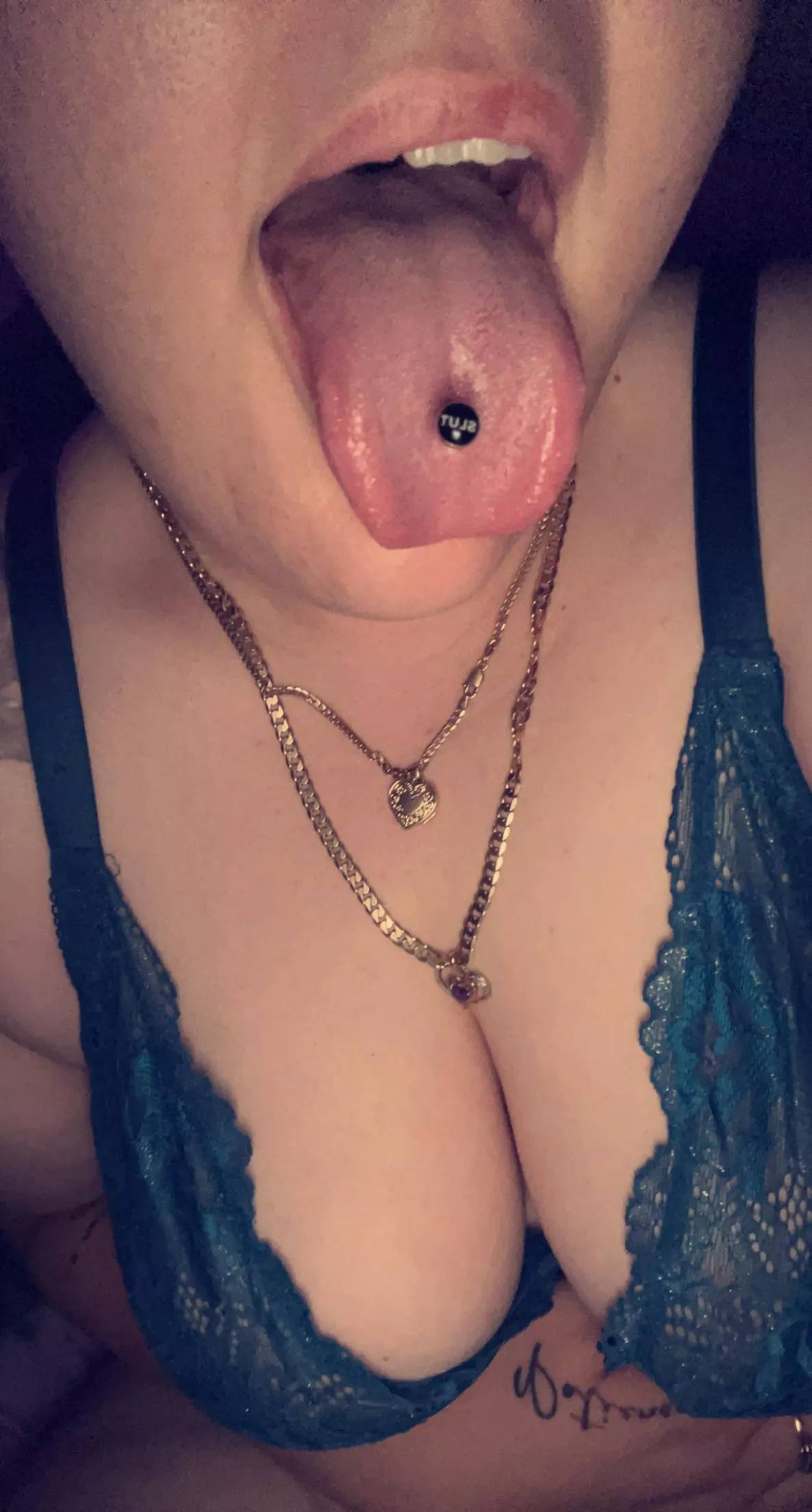 Loving my new tongue piercing 😜