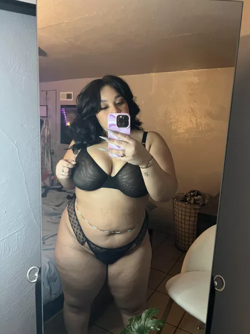 Maybe I should take this off ?👀🫦