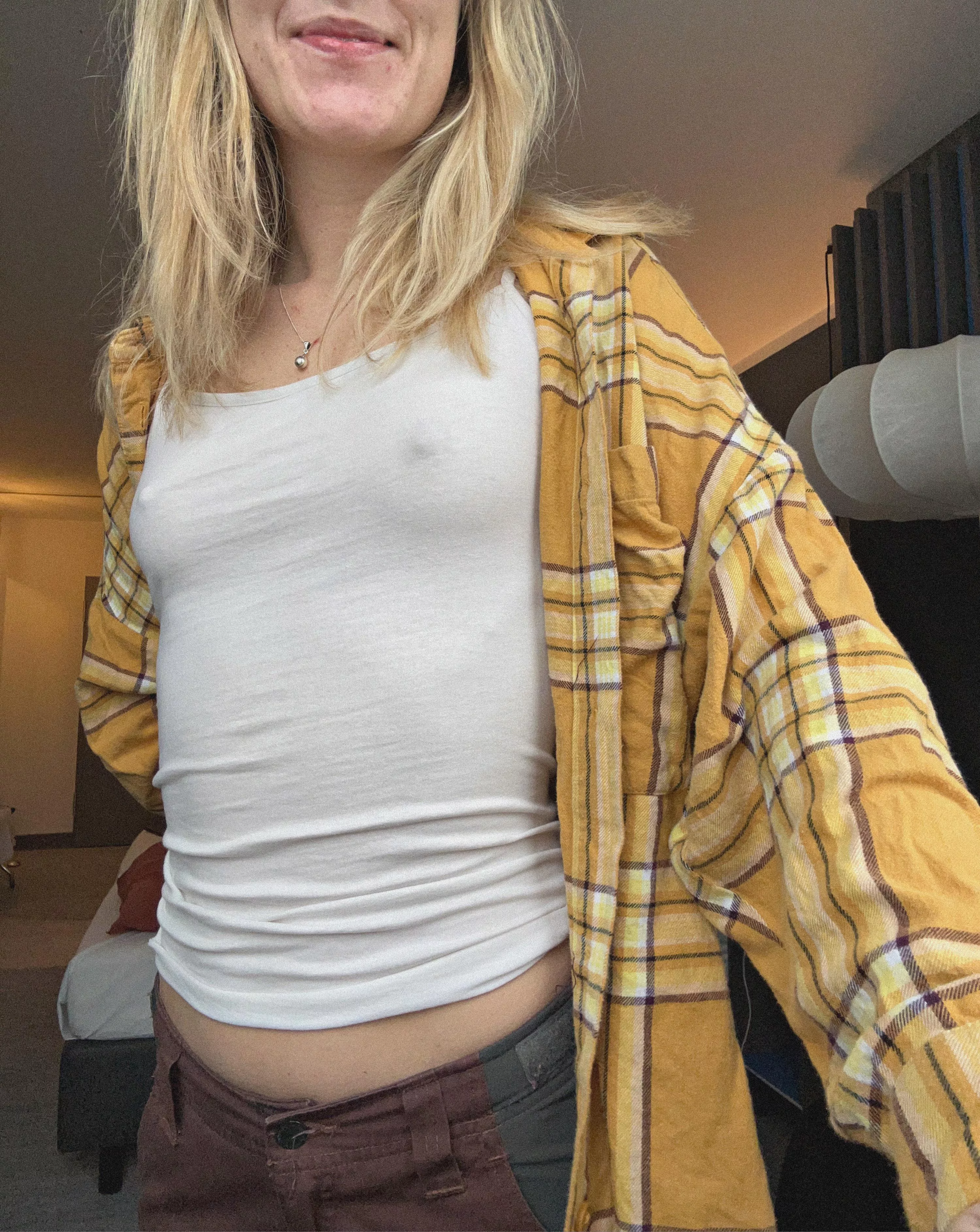 No bra casual outfit