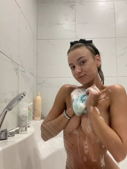 Seems like there's too much room in this tub for just me 😏