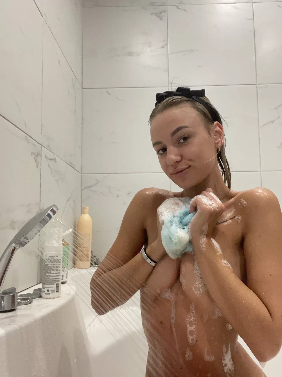 Seems like there's too much room in this tub for just me 😏