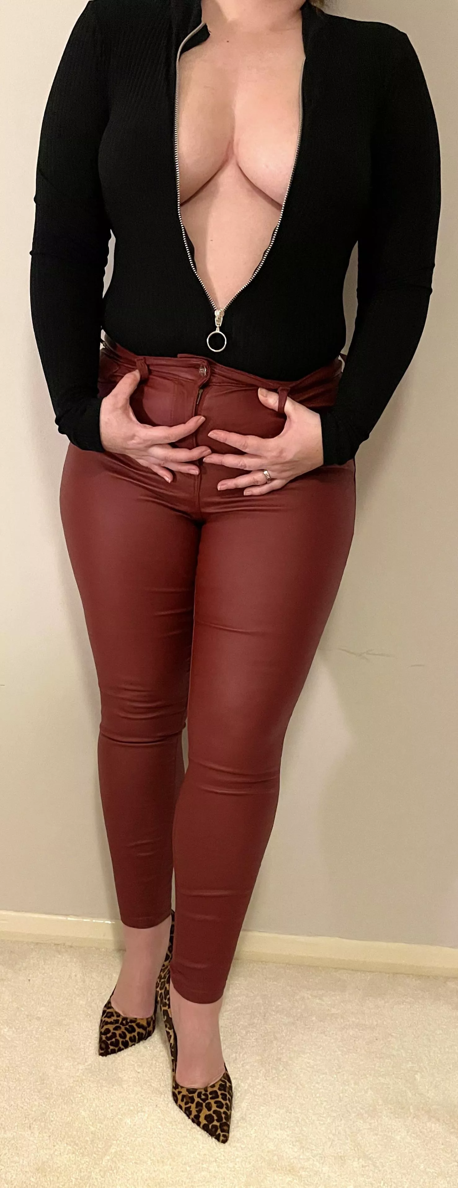 She decided I was right… the zip did need to be lower 😉