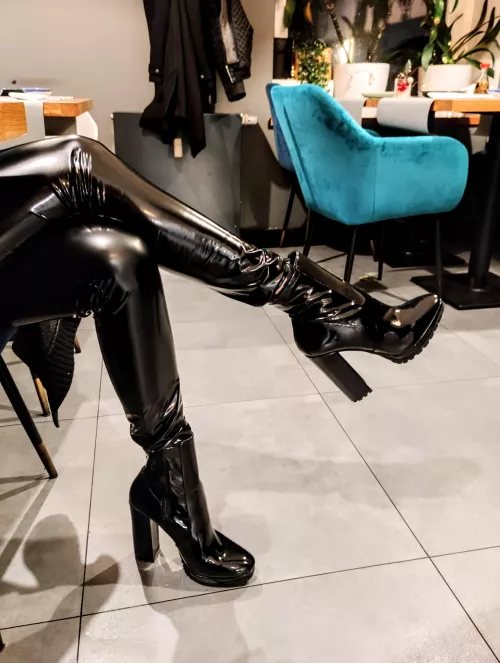 some shiny in the restaurant