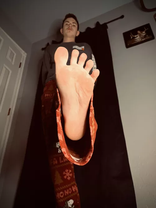 Stop gooning and serve