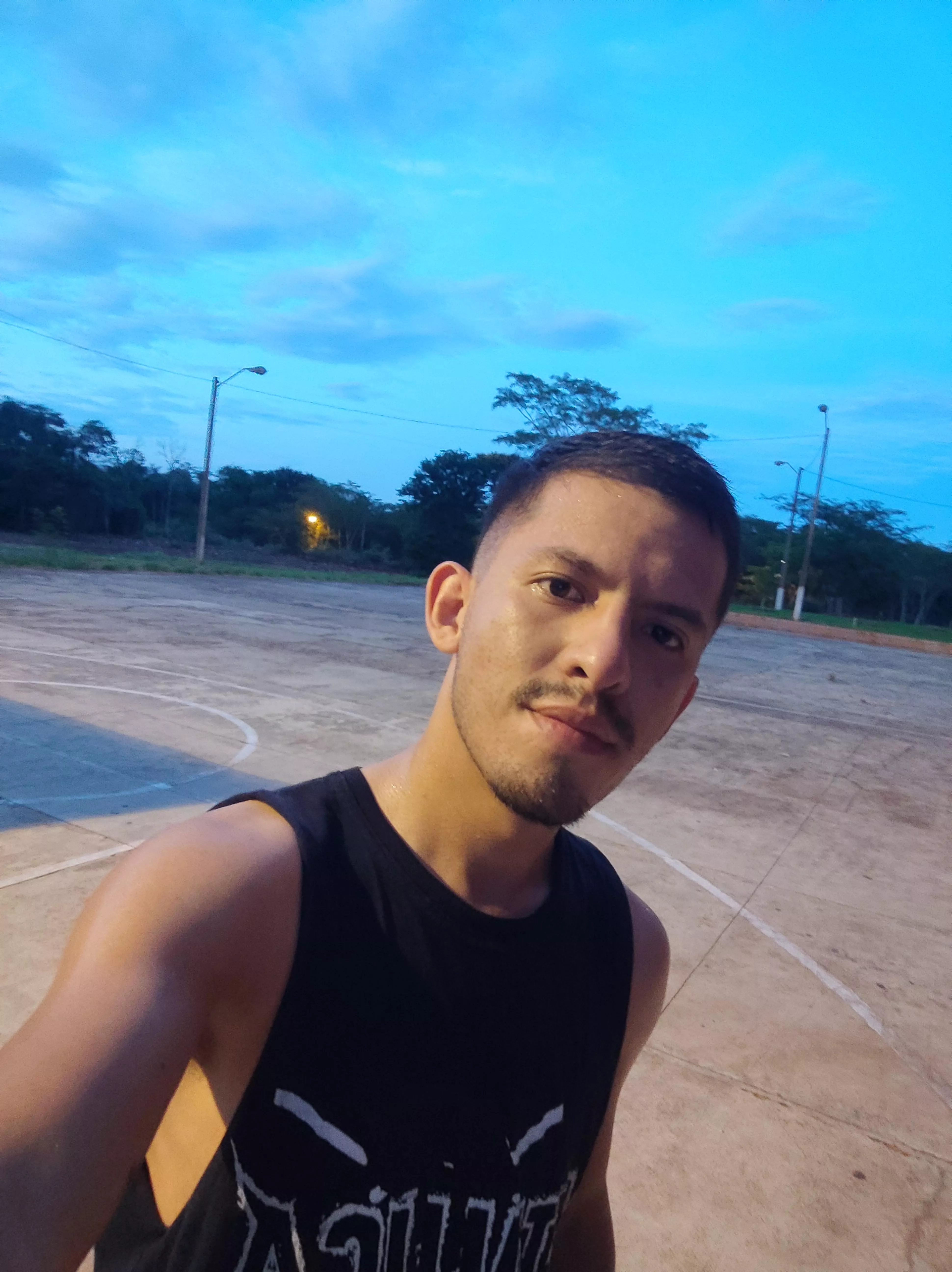 Sweaty and tired after many shots missed 🏀😅