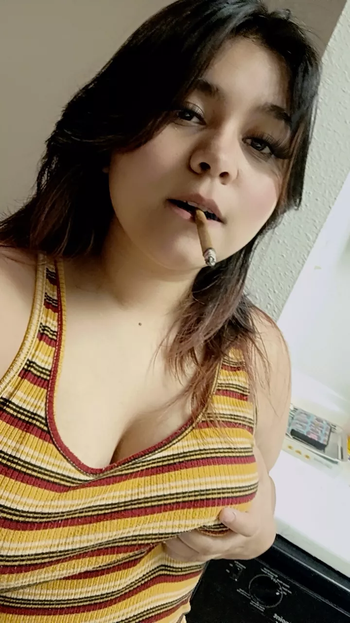 Take a hit while I pleasure you