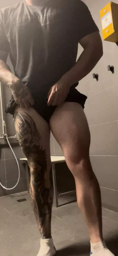 Thick legs need your head in between them to crush it
