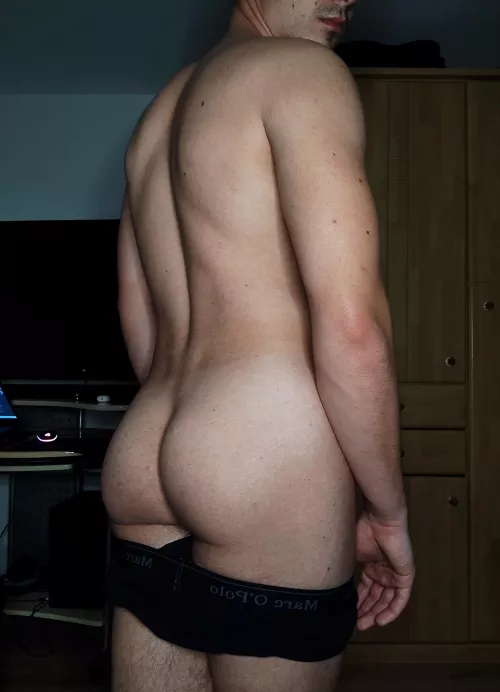 Who would squat with me?