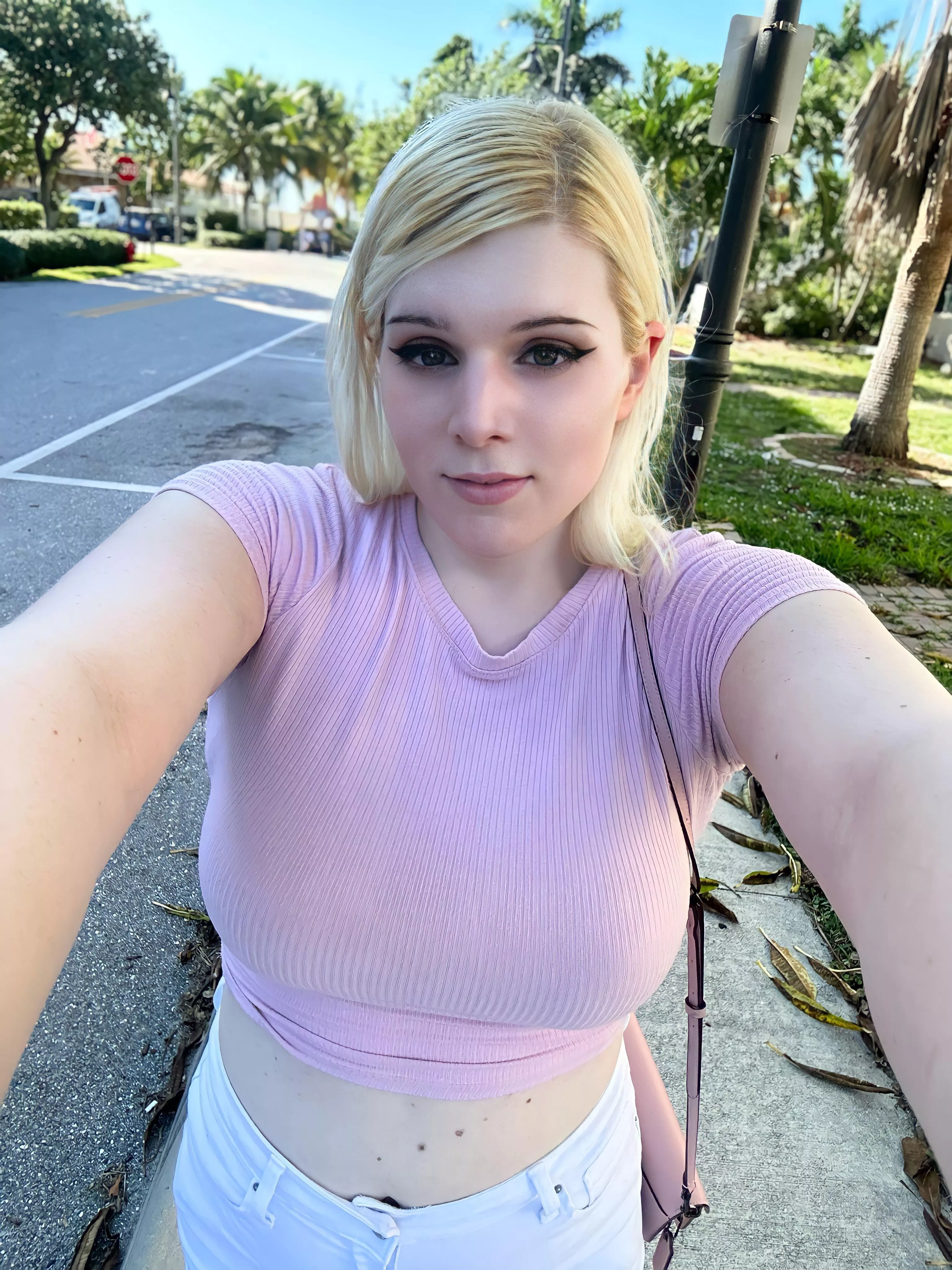Would you go on a walk with this chubby lil femboy? 💖