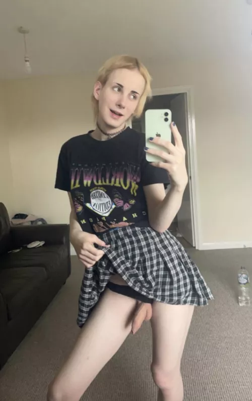 Would you look me in the eye when sucking me and say you’re a mommy’s slut 🤣