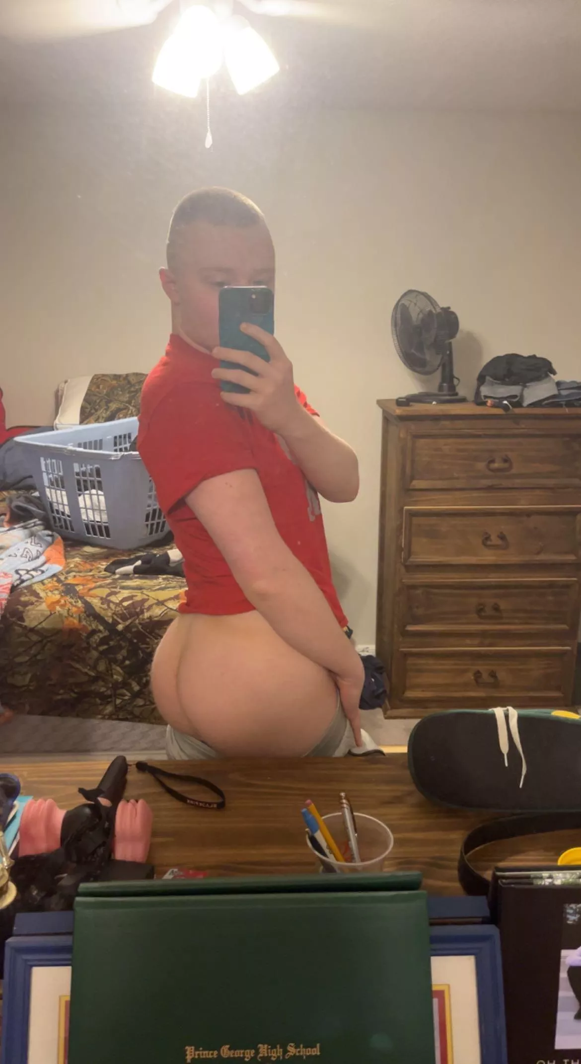 18 bottom just chilling with this ass wanting attention